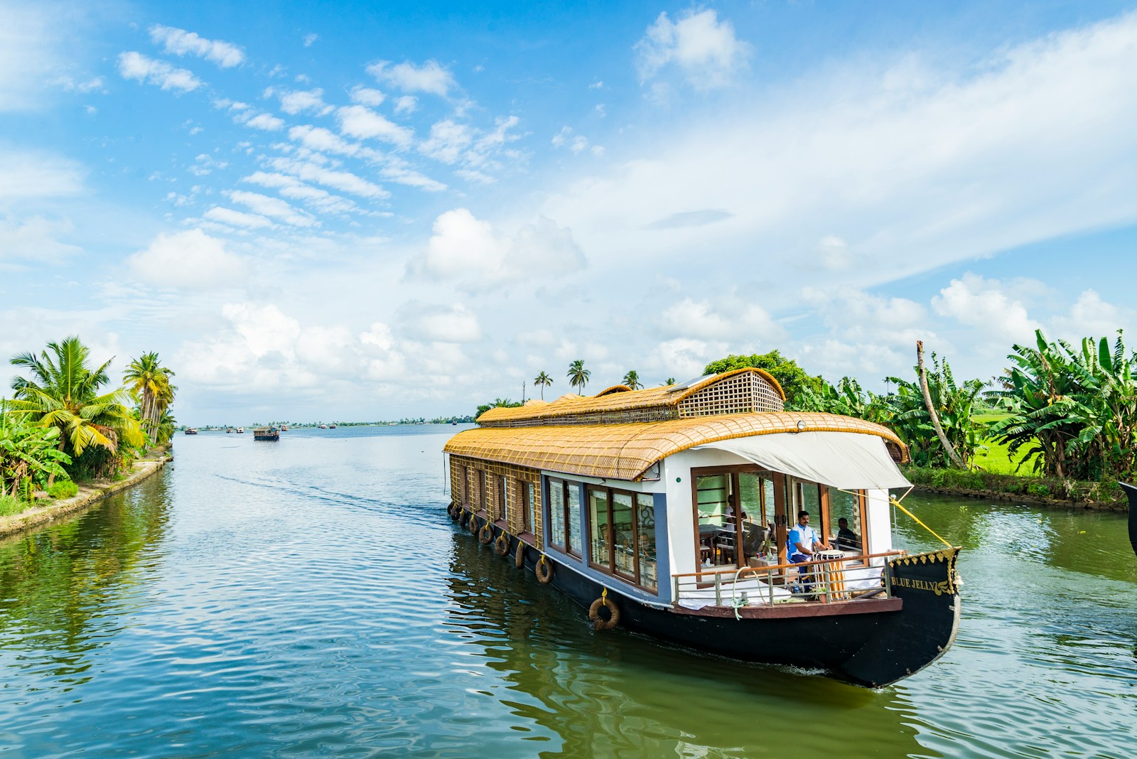 https://www.holidaypartner.in/wp-content/uploads/sites/1/2025/11/houseboat-kerala.jpg