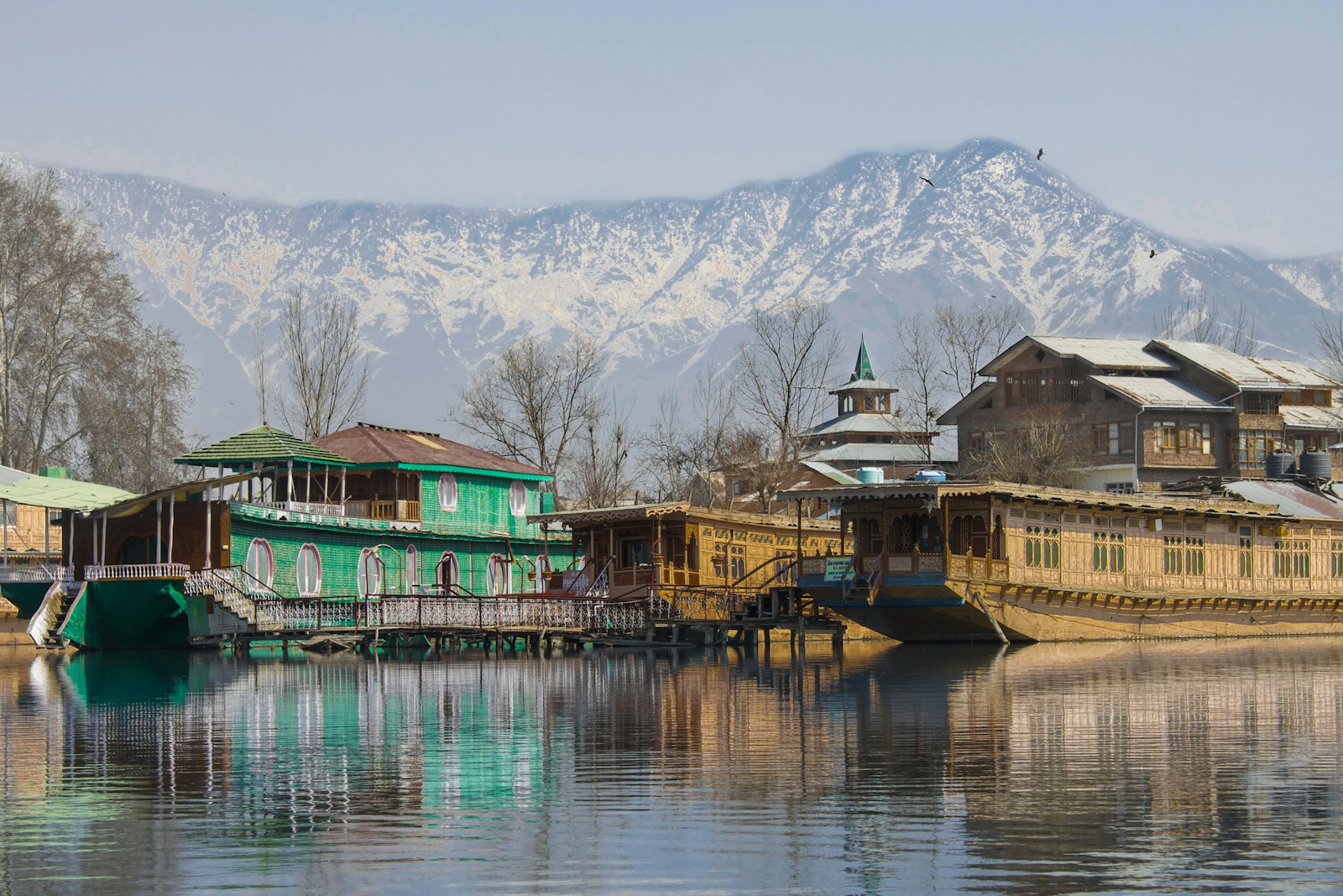 https://www.holidaypartner.in/wp-content/uploads/sites/1/2025/11/kashmir-houseboats.jpg