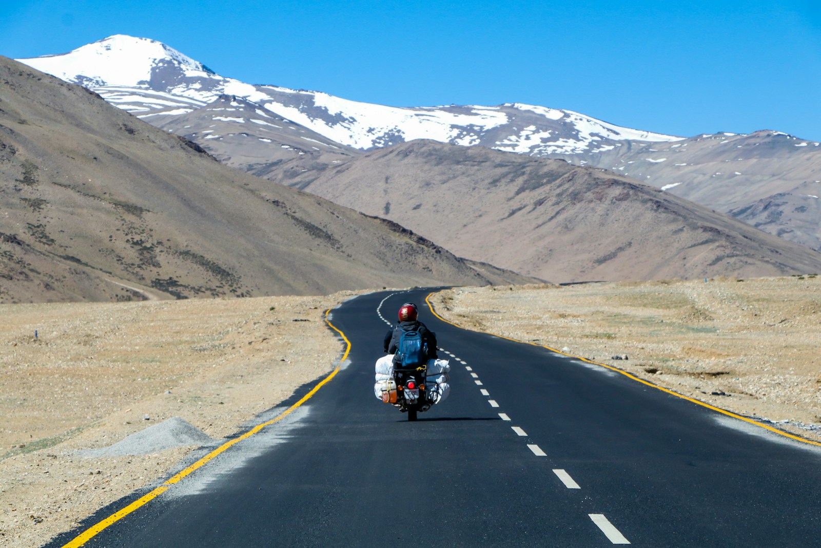 https://www.holidaypartner.in/wp-content/uploads/sites/1/2025/11/leh-ladakh-2.jpg